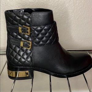 Vince Camuto 7.5 boots